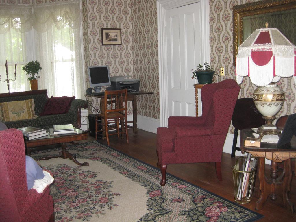 The Bridges Inn At Whitcomb House B&B Swanzey Extérieur photo