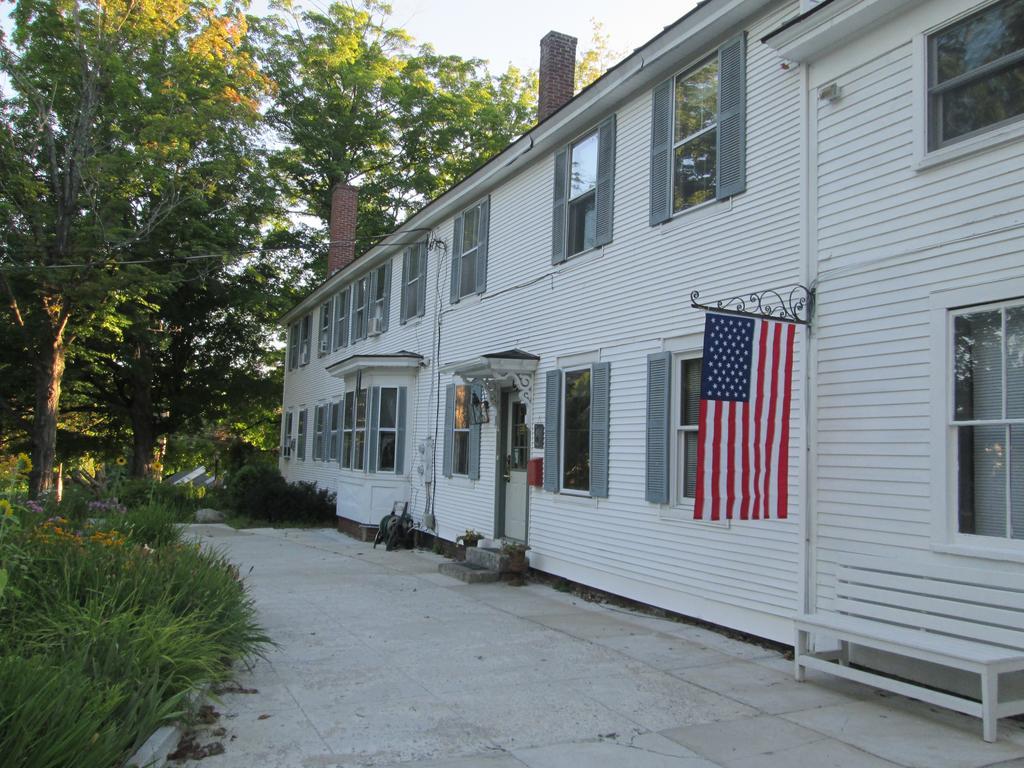 The Bridges Inn At Whitcomb House B&B Swanzey Extérieur photo