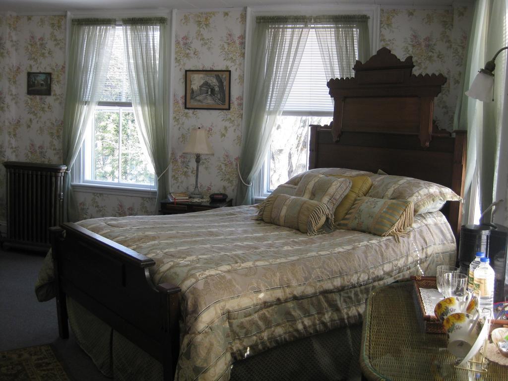 The Bridges Inn At Whitcomb House B&B Swanzey Extérieur photo