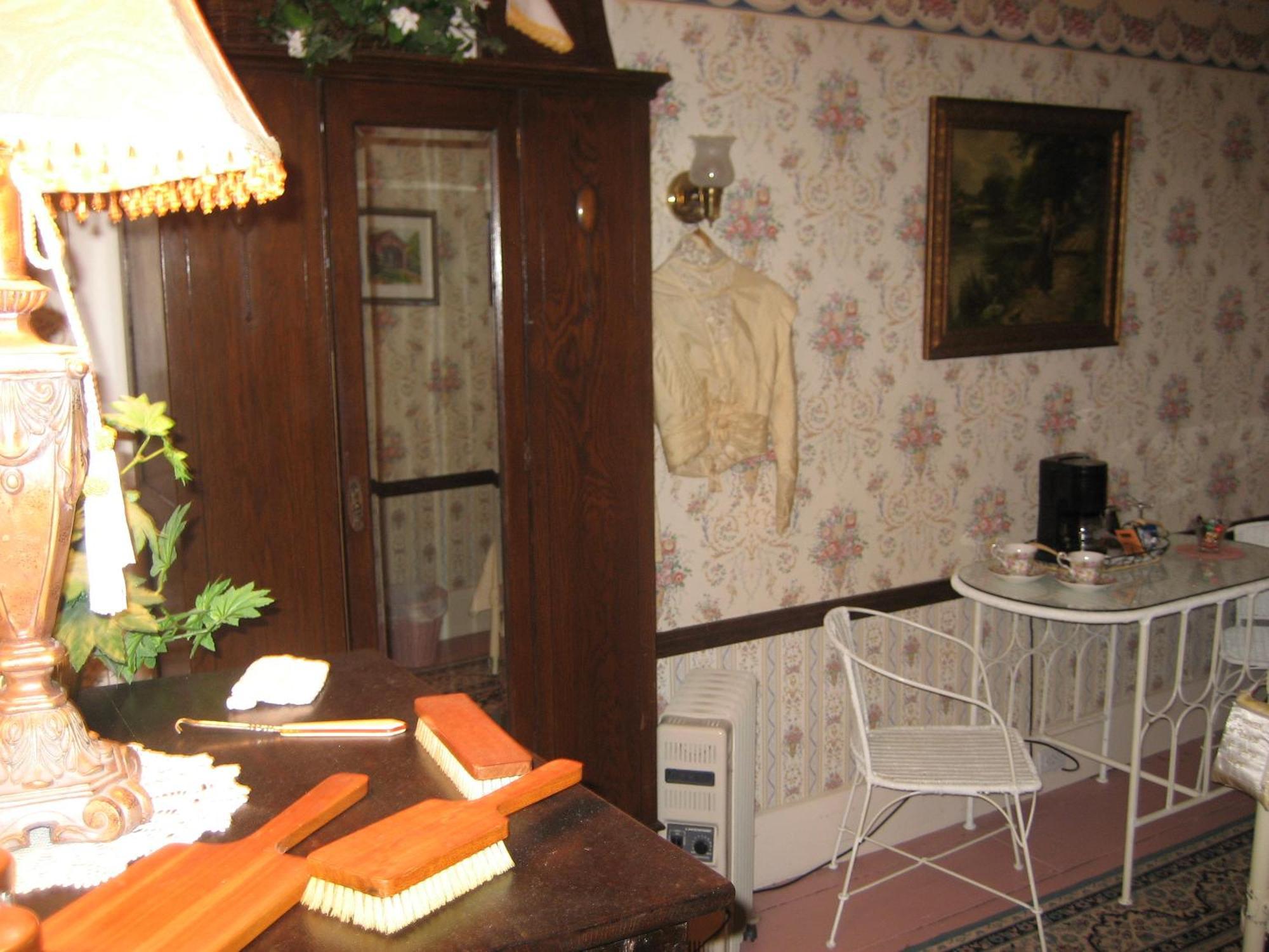 The Bridges Inn At Whitcomb House B&B Swanzey Extérieur photo