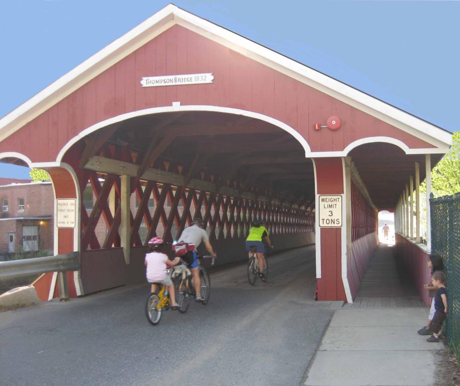 The Bridges Inn At Whitcomb House B&B Swanzey Extérieur photo