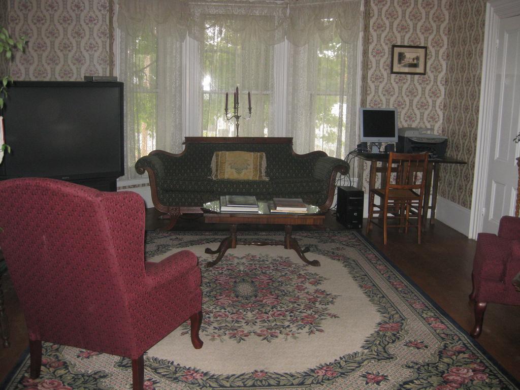 The Bridges Inn At Whitcomb House B&B Swanzey Extérieur photo
