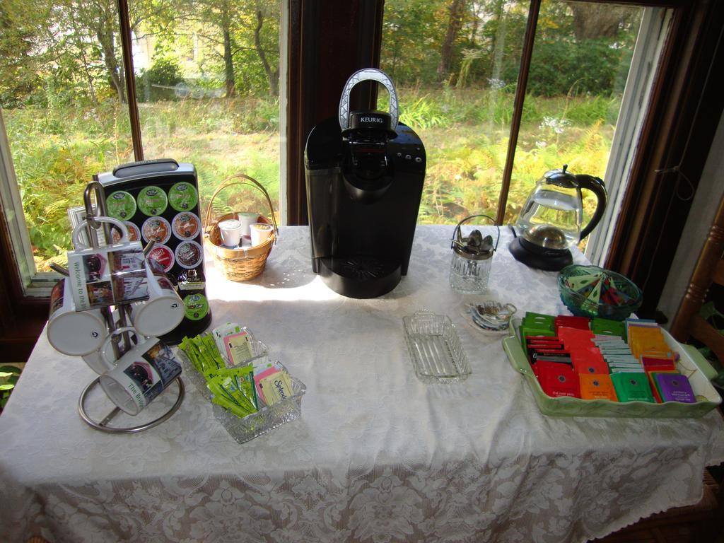 The Bridges Inn At Whitcomb House B&B Swanzey Extérieur photo
