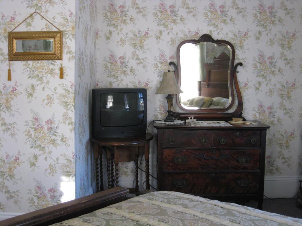 The Bridges Inn At Whitcomb House B&B Swanzey Chambre photo